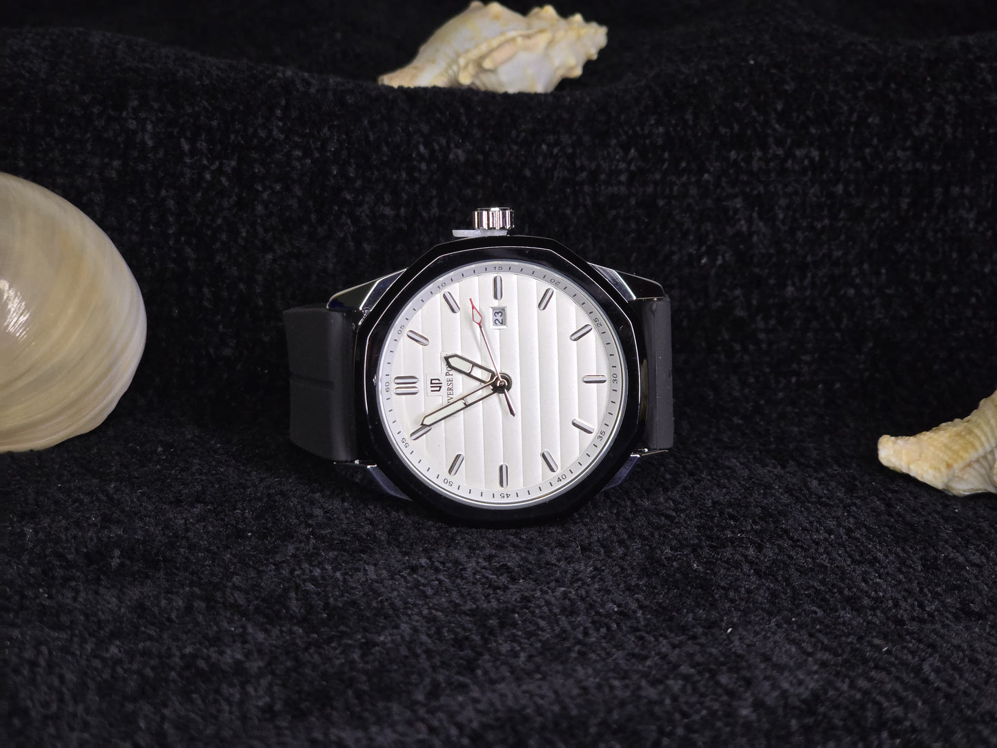 Universal Point Minimal Modern Watch